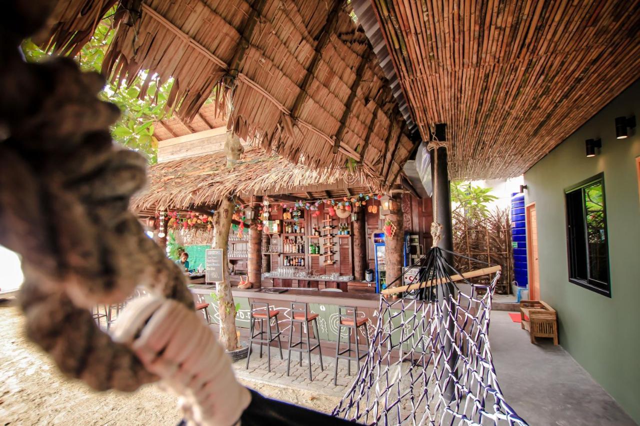 Bandon Beach Bar & Hostel (Adults Only) Lamai Beach  Esterno foto