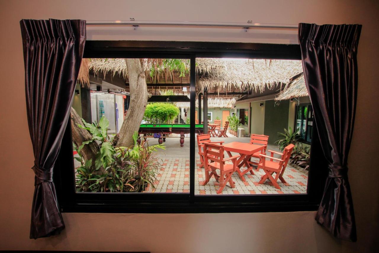 Bandon Beach Bar & Hostel (Adults Only) Lamai Beach  Esterno foto